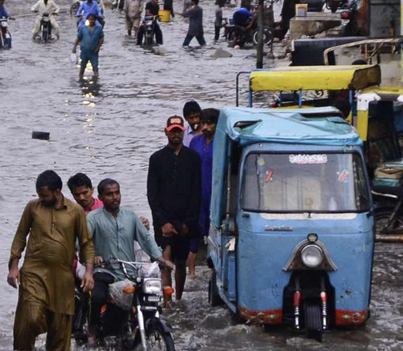 In Pakistan 33 Million People Have Been Displaced In Floods 3 Quarks