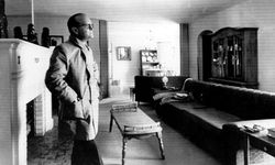 Truman-Capote-in-the-livi-001