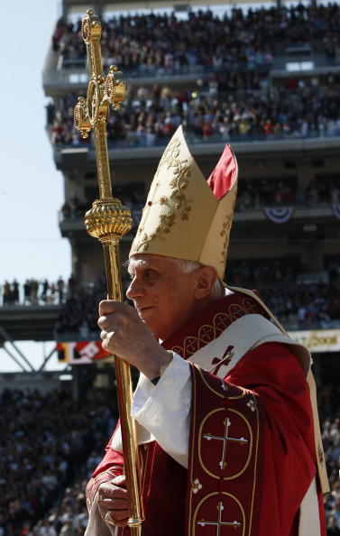 Pope_at_Nationals_Stadium