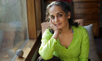 Arundhati-Roy-007