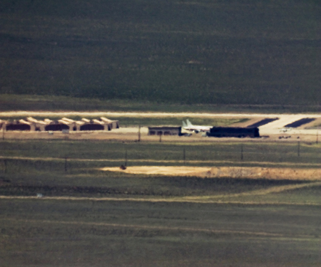 Unmarked 737s at Tonopah Test Range, NV, 12 36 p.m. Distance 18 miles, c-print, 2005.