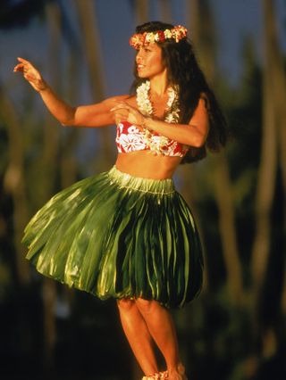 Hawaiian-hula-dancer