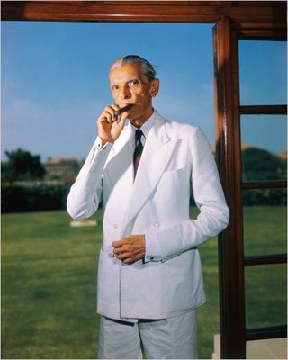 Jinnah-with-cigar