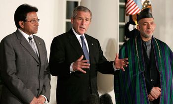 Pervez-Musharraf-and-Geor-007