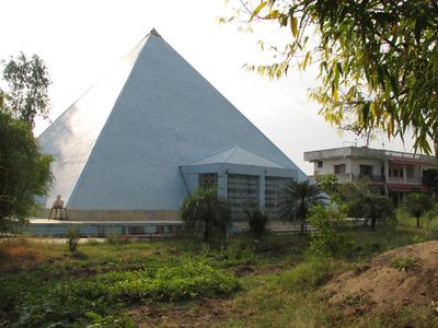 075-The-pyramid-Osho-Tirth-Center1