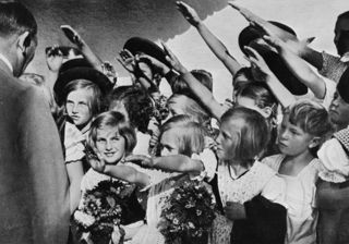 Hitler-youth-1937-580