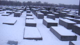 Berlin_Holocaust_Memorial_in_snow