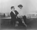 Franklin_D._Roosevelt_and_Eleanor_Roosevelt _informal_shot_in_Newburgh _New_York_05-07-1905