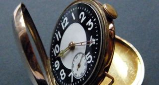 Trench_watch_1916_gold
