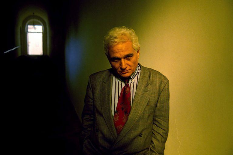 jacques-derrida-the-problems-of-presence-3-quarks-daily