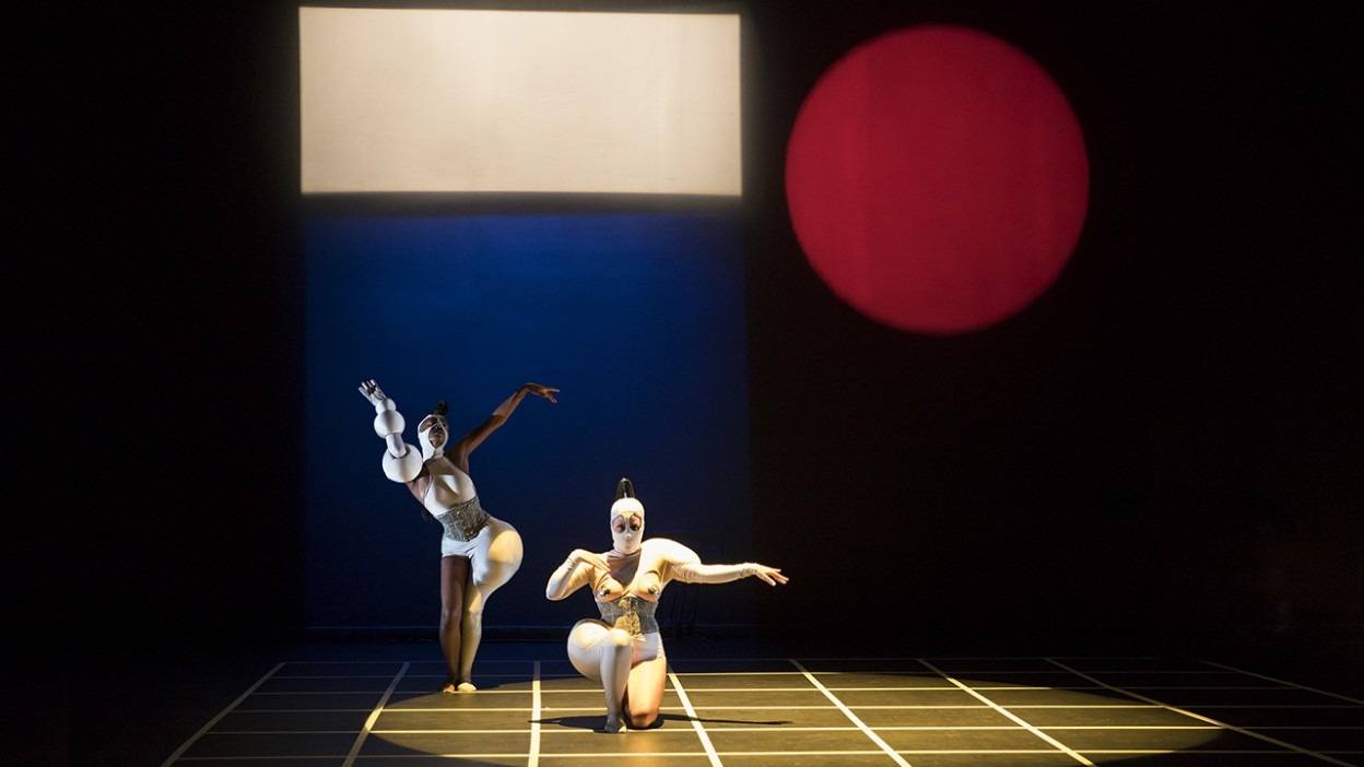 Intimacy, Ritual and Surprise in Contemporary Performance Art - 3 ...