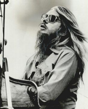 Leon Russell, The Encyclopedia of Oklahoma History and Culture, (2012.201.B1116.0281, Oklahoma Publishing Company Photography Collection, OHS)