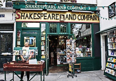 Shakespeare & Company, Paris. [Wikipedia]